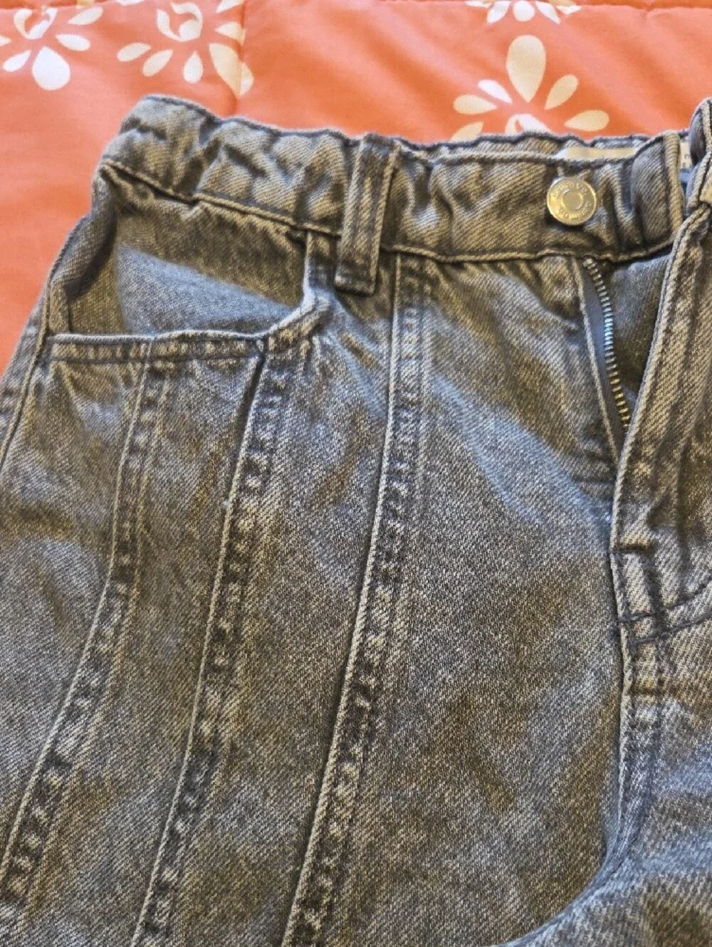 Primark Gray Straight Mid-Rise Denim Jeans.   *